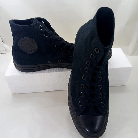 Converse Shoes - Converse Chuck Taylor All Star High Top Black - M3310 Men's 7.5 /Women's 9.5